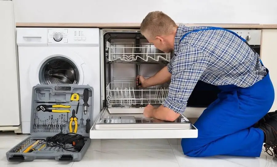 Beypazarı Lambert servisi teknisyen ekibi beyaz eşya tamiri yaparken